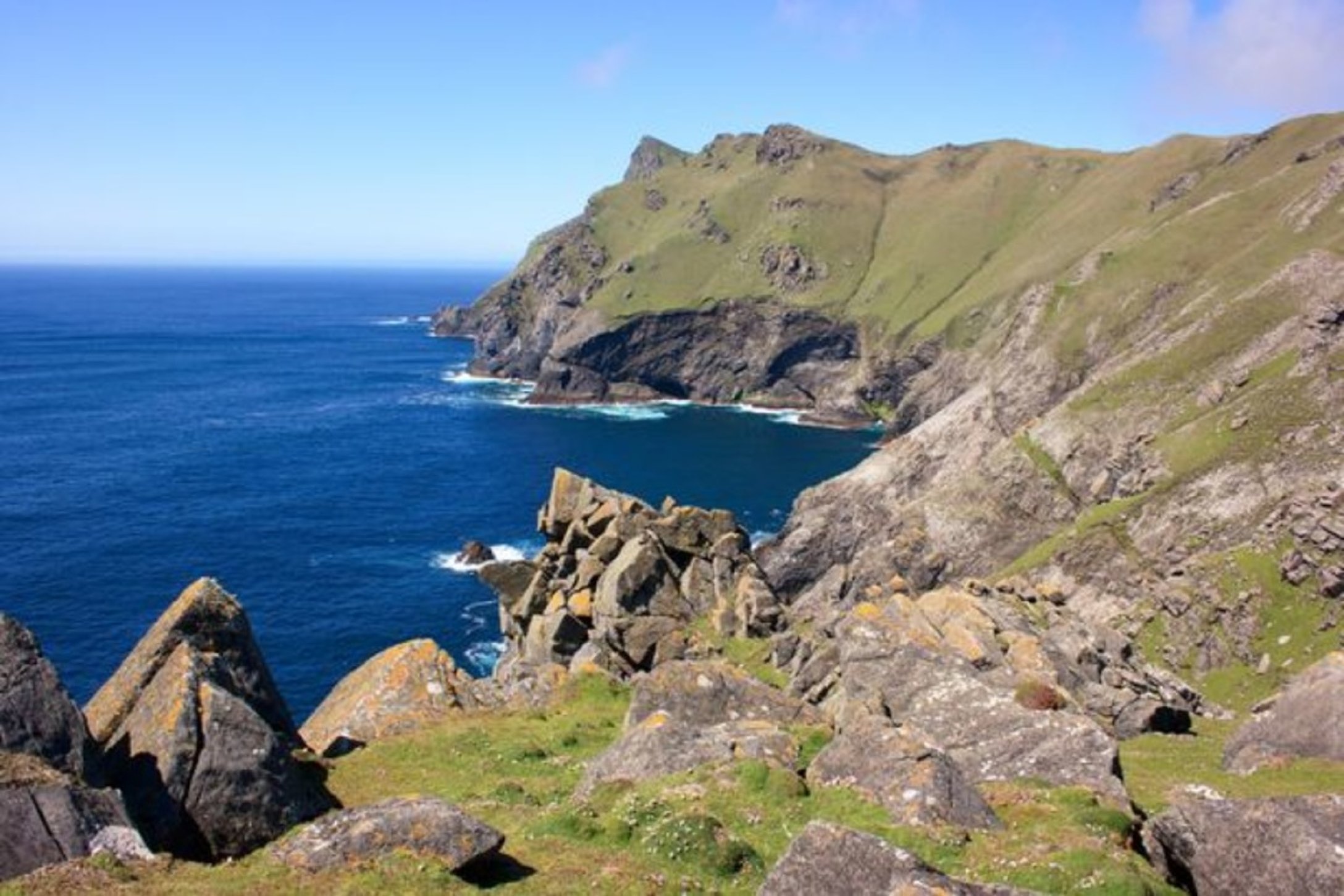 Остров у берегов Шотландии пустует уже 90 лет. Его жителей вывезли за 1 день, а причины до сих пор засекречены Остров у берегов Шотландии пустует уже 90 лет. Его жителей вывезли за 1 день, а причины до сих пор засекречены Культура