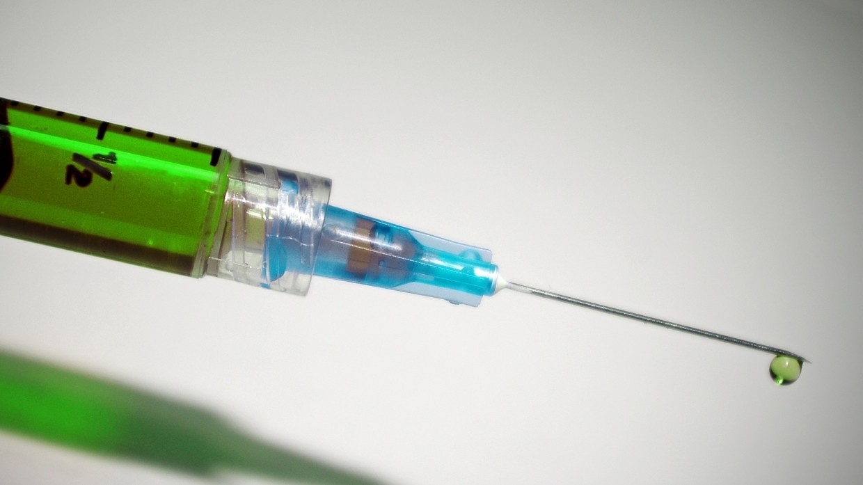 Почти 90 тысяч человек в день записываются на прививку от COVID-19 в Москве