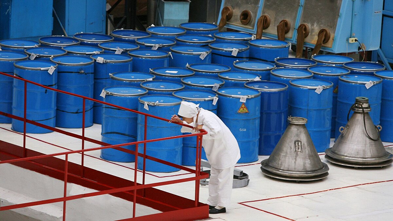 Байден запретил поставки урана из России в США. Это должно позволить устранить зависимость от РФ в сфере мирной ядерной энергетики