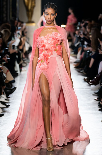 Elie Saab Haute Couture весна-лето 2019 - гламур и паетки торжествуют Elie Saab Haute Couture весна-лето 2019 - гламур и паетки торжествуют коллекции