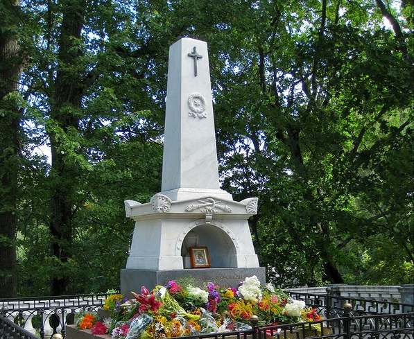 Поэт, сапер и могильщик