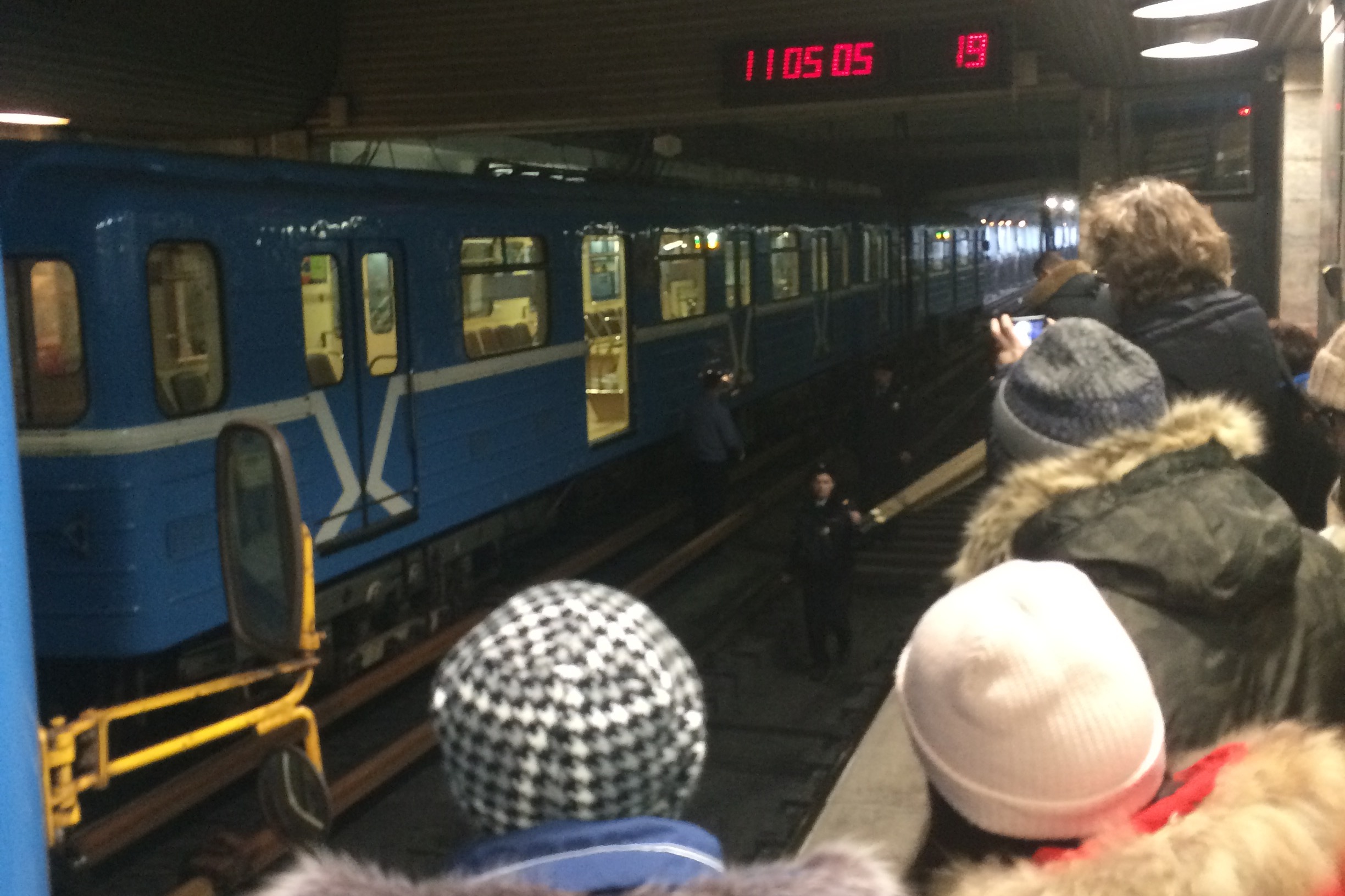 Сколько едет поезд в метро