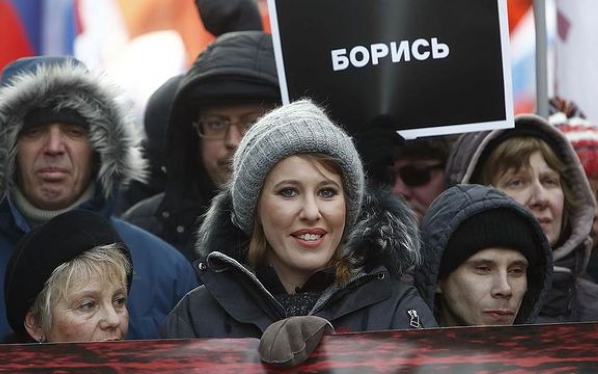 Европейский бунт на коленях набирает обороты. И хоть Меркель и Макрон вернулись с пустыми руками, всё ещё впереди Европейский бунт на коленях набирает обороты. И хоть Меркель и Макрон вернулись с пустыми руками, всё ещё впереди