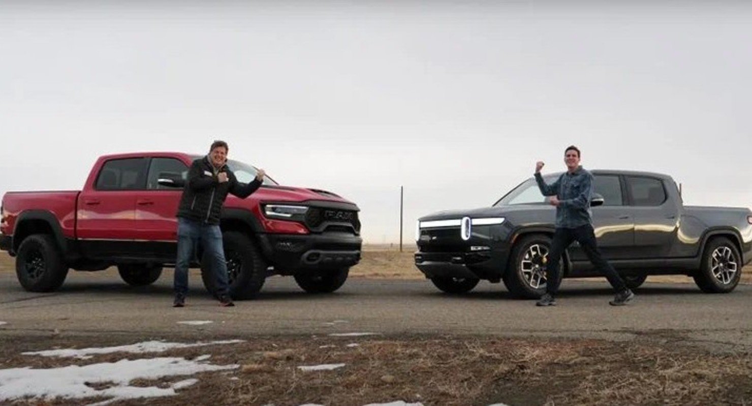 Ram TRX сравнили с Rivian R1T в гонке на прямой