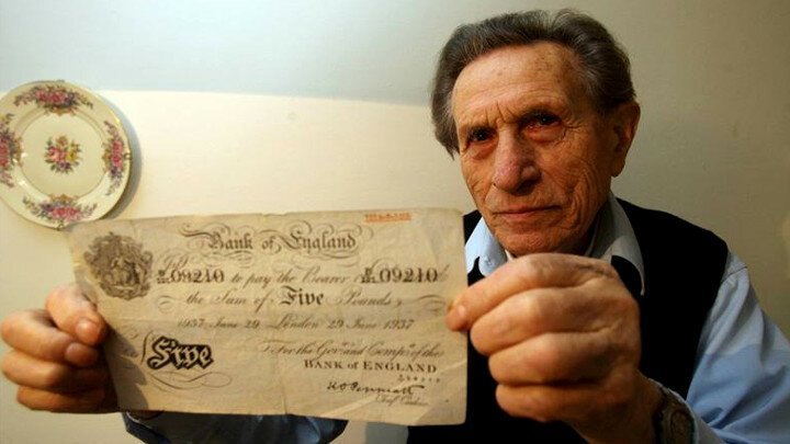 Осторожно! Зеленский хочет наводнить Мариуполь фальшивыми деньгами Осторожно! Зеленский хочет наводнить Мариуполь фальшивыми деньгами украина