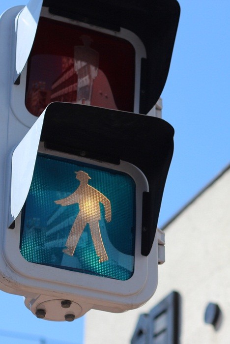 Зачем японским светофорам синий сигнал? Зачем японским светофорам синий сигнал? авто и мото,автоновости