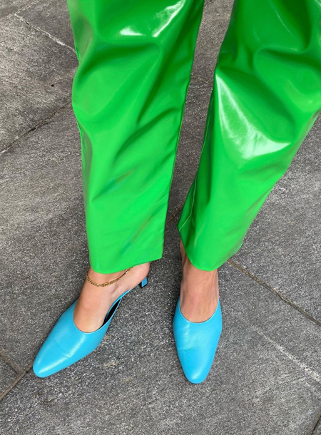 Стиль fashion-инфлюенсеров: свободные отношения Эмили Синдлев с цветовым спектром и резонирующими принтами Стиль fashion-инфлюенсеров: свободные отношения Эмили Синдлев с цветовым спектром и резонирующими принтами Мода,Стиль звезд