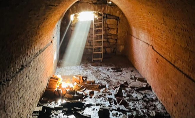 Британец увидел скрытую панель в доме и решил проверить: лестница за дверью привела его в катакомбы возрастом 500 лет Культура