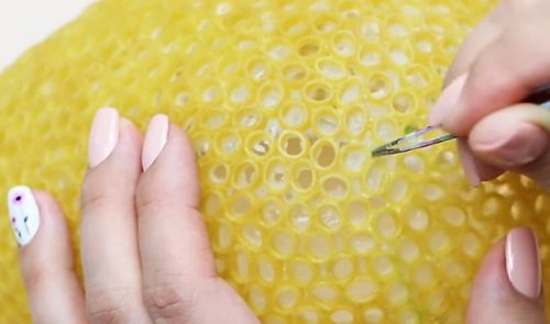 Чудесная пасхальная поделка из шарика и макарон домашний очаг,,новая жизнь старых вещей,пасхальные поделки,переделка,поделки,рукоделие,своими руками