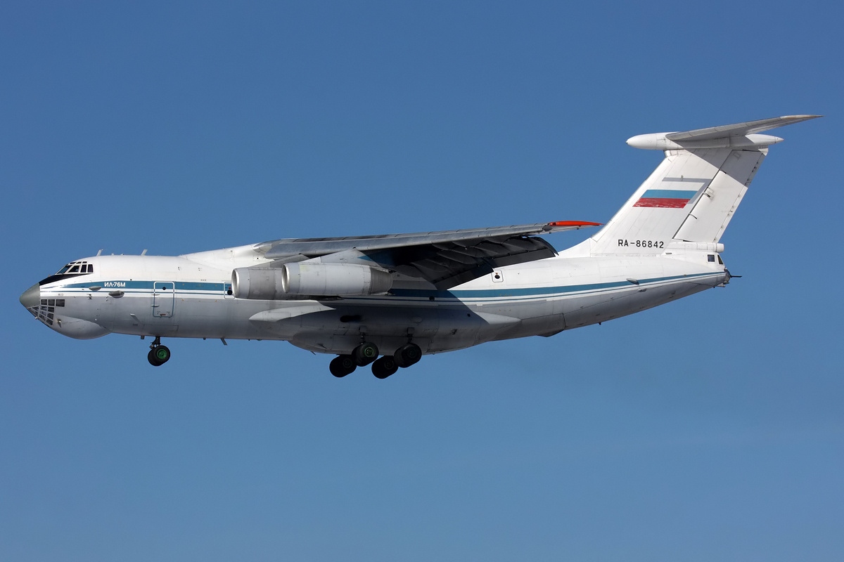 Ilyushin Il-76M, Russia - Air Force AN1684938.jpg