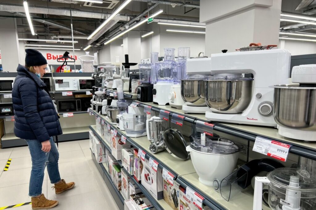 Большинство опрошенных россиянок продадут непонравившиеся подарки
