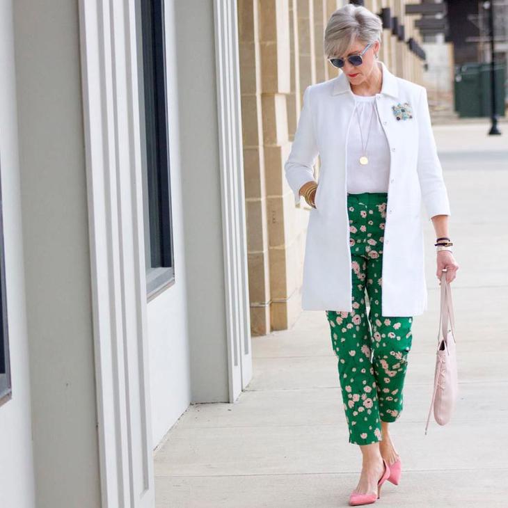 Базовый гардероб для женщин за 50 : 27 потрясающих вариантов для весны 