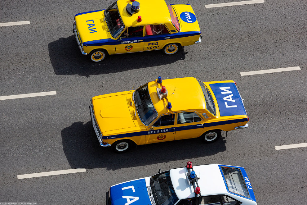 В Москве прошел парад коммунальной техники