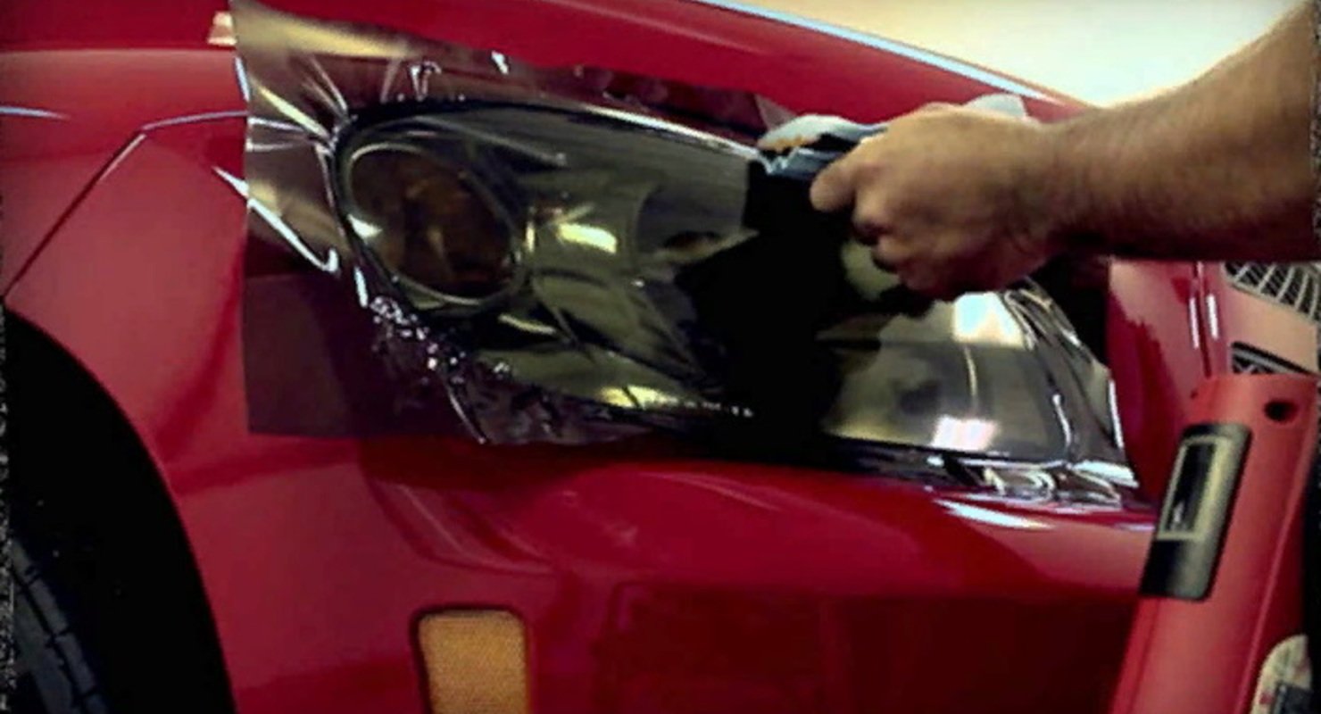 В России под запретом оказалась бронепленка для автомобильных фар