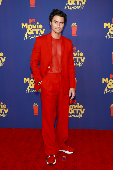 Элизабет Олсен, Скарлетт Йоханссон, Снуп Догг и другие на премии MTV Movie & TV Awards 2021 сериал, ВандаВижн, Энтони, Movie, Солдат, Зимний, Олсен, Сокол, Awards, Барон, Элизабет, Winter, парням, Marvel, Йоханссон, Скарлетт, WandaVisionЛучший, Пейдж, блюза, Falcon