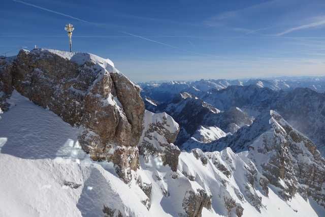 Иглу класса люкс на вершине горы Иглу класса люкс на вершине горы юмор