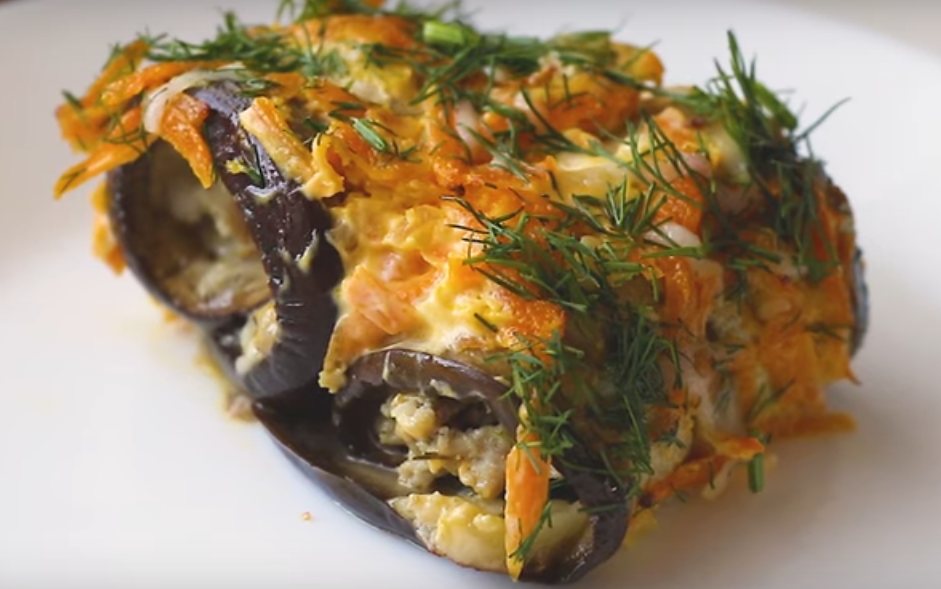 Рулетики из баклажанов в духовке под соусом