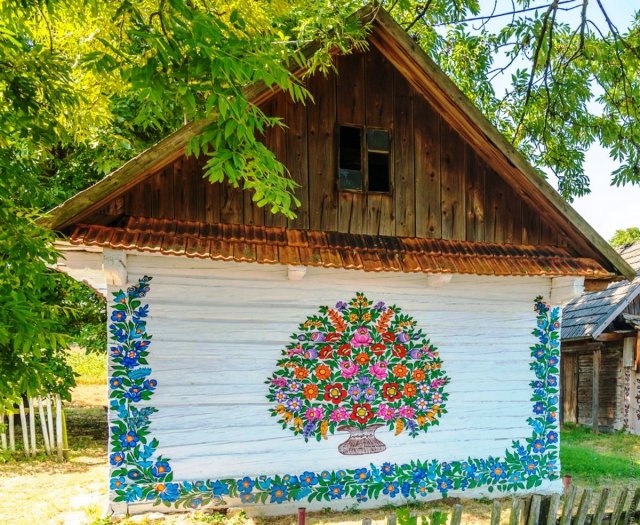 Расписные дома в деревне Залипье декор,для дома и дачи