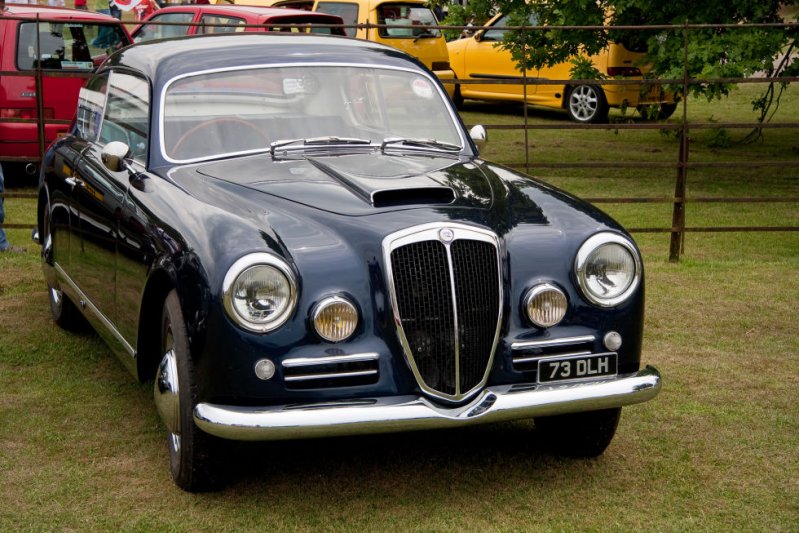 Lancia Aurelia 1955 года. Автомобиль итальянского производителя Lancoa. олдтаймер, ретро автомобили