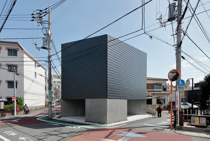 Японцы построили 5-угольный дом, в котором нет фасадных окон архитектура,интерьер и дизайн,ремонт и строительство