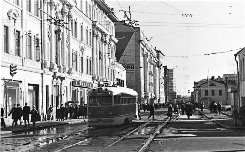 Подольше бы не стыла кровь Ивановна, войны, работали, после, улице, жизни, Победы, встретила, тогда, пожалуйста, Господь, которая, жалею, только, постоянно, судьба, Москве, семьи, этому, центре