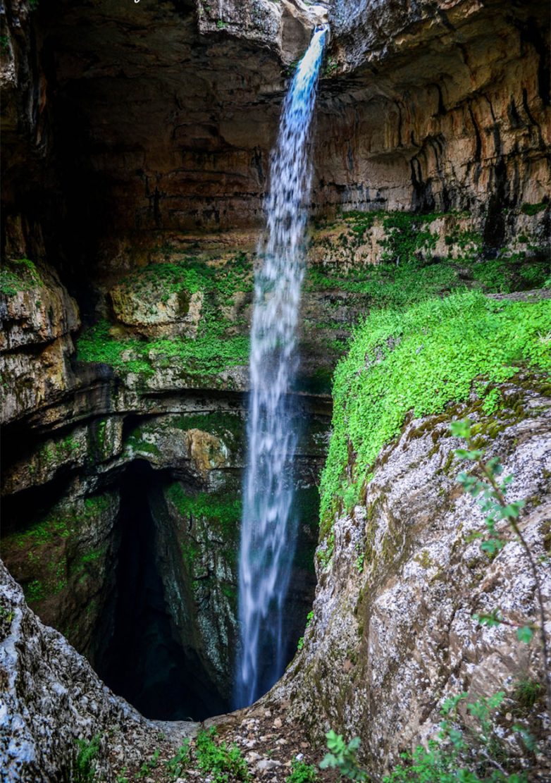 Пропасть трёх мостов: удивительное чудо природы в Ливане пещеру, пещеры, мосты, МгхаретальГхауагир, опасно, природы, приближаться, завораживающая, необыкновенно, здесь, Красота, соседнем, посёлке, просачивается, весной, пропасти, показал, проведённый, красителем, флуоресцентным