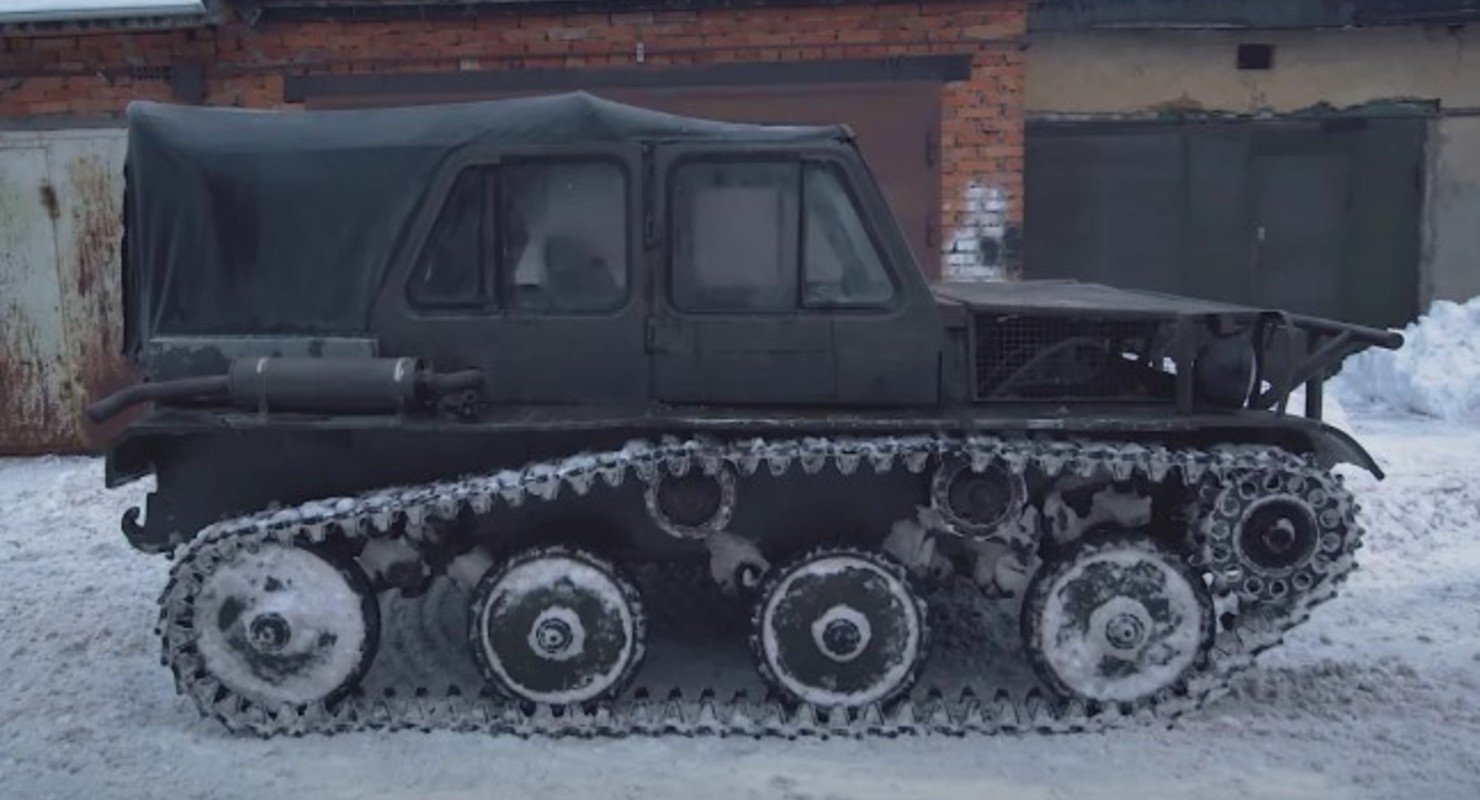 Очень необычная переделка – Уаз-469 скрестили с танком