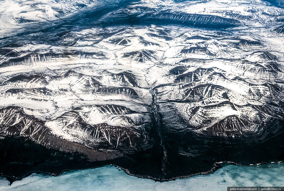 Плато Путорана — сильно расчленённый горный массив, расположенный на северо-западе Среднесибирского плоскогорья.