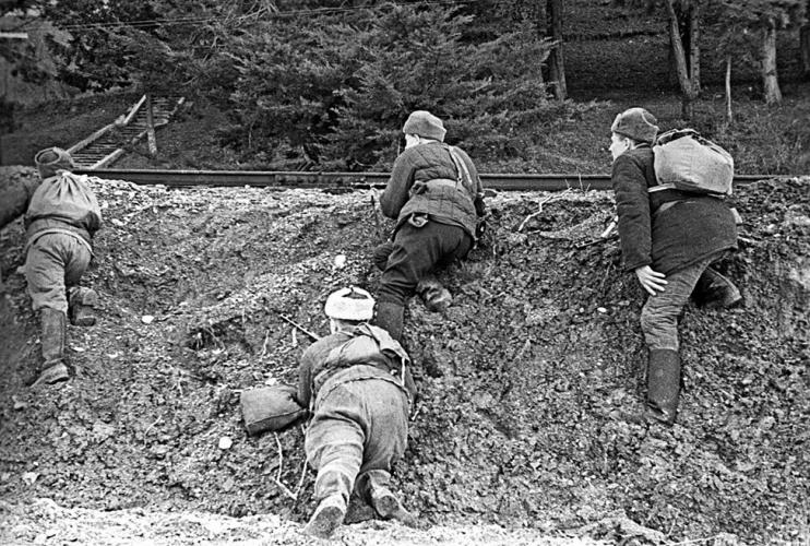 Опыт уничтожения путей снабжения вермахта в 1943 году и СВО г,Москва [1405113],история