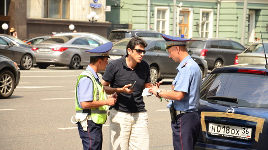 Встал, оплатил парковку, все равно получил штраф, ничего не понял. Как же быть?