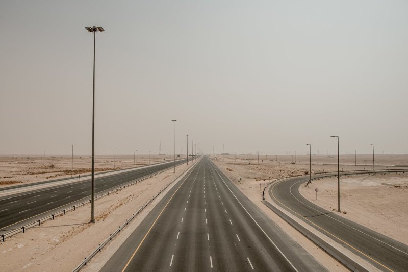 Раньше жители Саудовской Аравии часто приезжали в Катар на выходные, но с июня 2017 эта магистраль пустует арабские страны, ближний восток, в мире, катар, кризис, политика, факты, фото