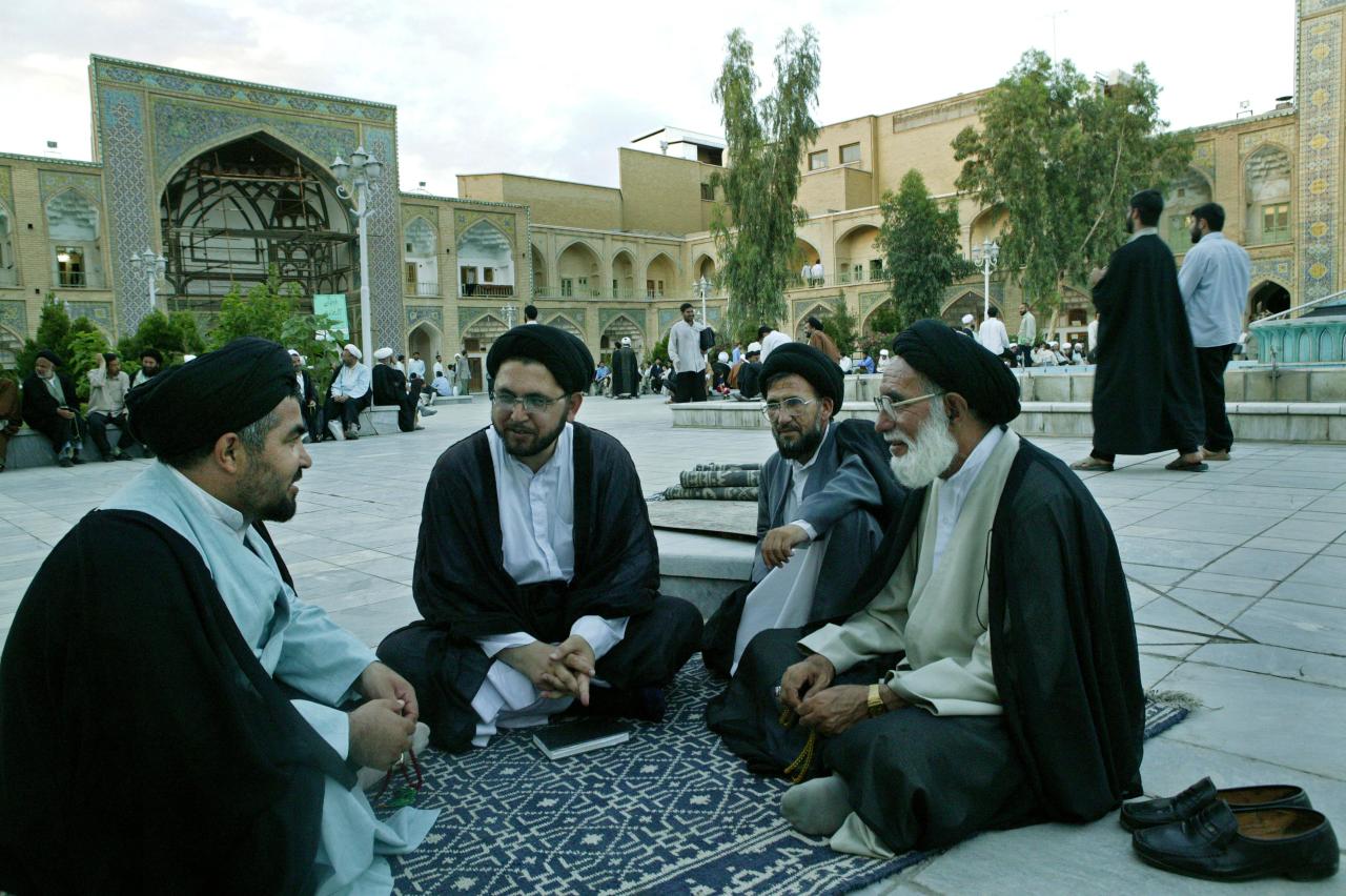 Школа Фейзие в Куме