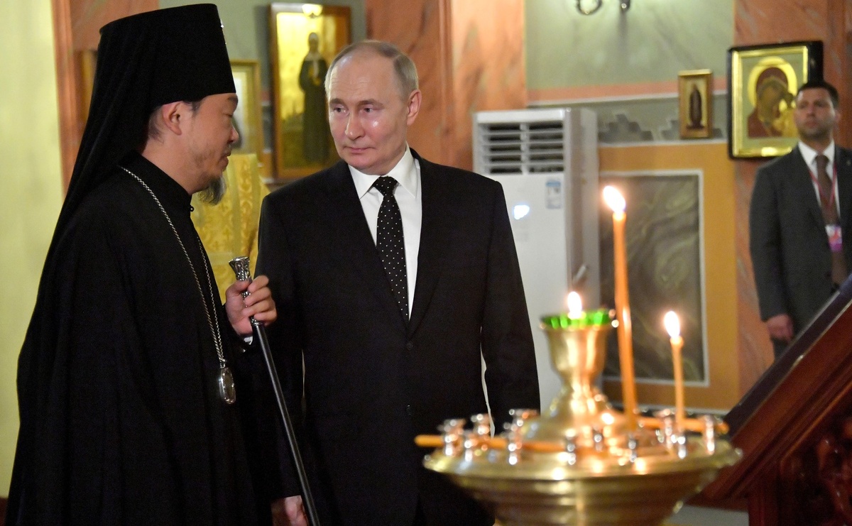 Несколько часов назад президент России прибыл в Вьетнам, и в ближайшее время ему предстоит провести в этой стране ряд важных встреч. Ну, а пока американцы пытаются «отойти» от поездки Путина в КНДР.-9