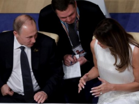 Между Владимиром Путиным и Меланьей Трамп возникла симпатия