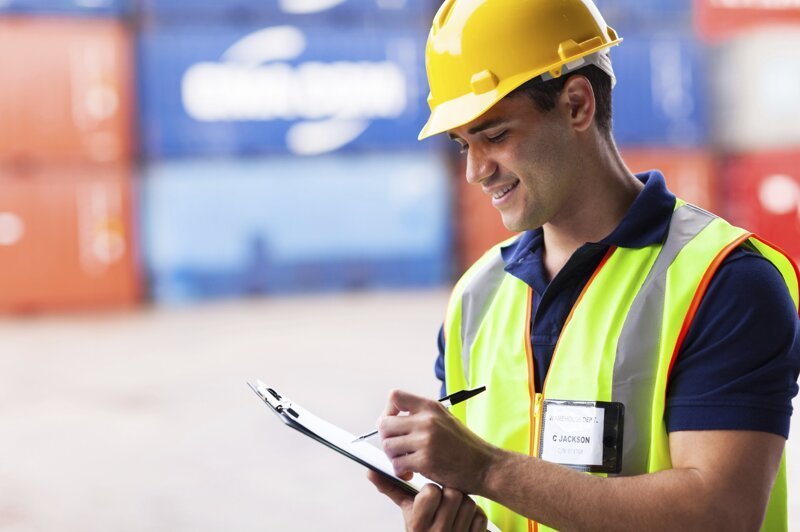 Начальство не замечало, что сотрудник завода 10 лет бездельничал на работе Начальство не замечало, что сотрудник завода 10 лет бездельничал на работе