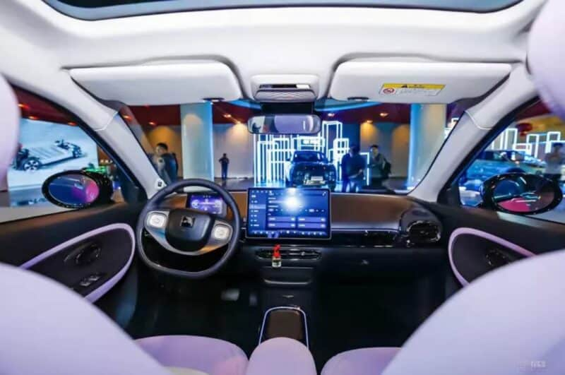 JAC выпустила новый электромобиль с трансмиссией 9-в-1 под новым брендом Yiwei