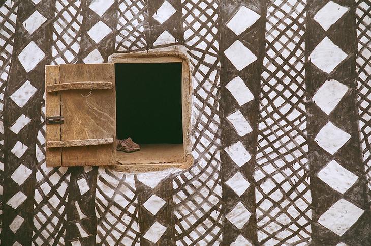 Тьебель: уникальная деревня, где каждый дом — настоящее произведение искусства деревня, Тьебель, БуркинаФасо, узорами, которая, глины, встал, изолированной, оставался, время, долгое, эксплуатации, избежать, традиции, сохранить, безопасности      Чтобы, соображений, сегодня, остальных, меньше