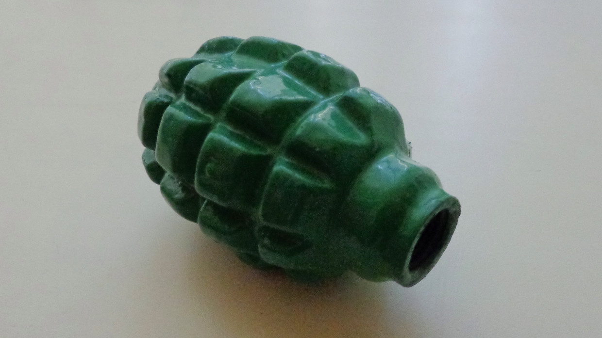 В Казани эвакуировали многоэтажный дом, жилец которого угрожает взорвать гранату