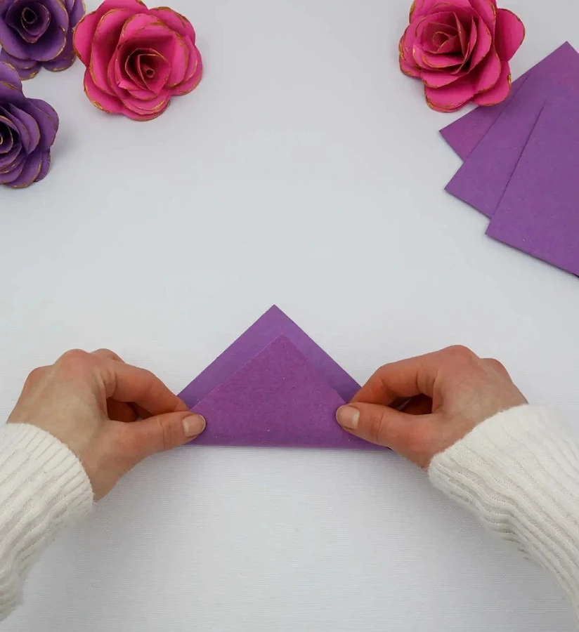 Как сделать розу из бумаги: 4 способа можно, полоски, сделать, в виде, заготовки, флористической, из бумаги, показано, клеем, бумаги, лепесток, вокруг, цветов, бумага, способом, лепестков, цветочек, цветы, размером, по диагонали