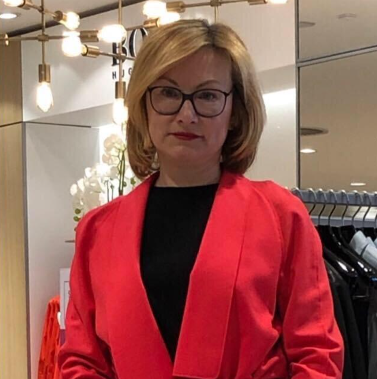 Как сейчас выглядит первая жена Ивана Урганта, в браке с которой он прожил всего полтора месяца Ургант, Карина, Кикнадзе, Натальей, супруги, месяца, сразу, после, Спустя, своих, старше, полтора, телеведущего, почти, первой, вместе, апреля, очень, вышла, второго