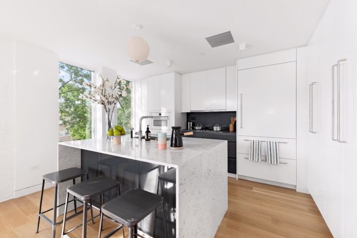 Светлая, теплая и воздушная квартира, в которой приятно жить Светлая, теплая и воздушная квартира, в которой приятно жить интерьер и дизайн,квартира,пространство,фуксия