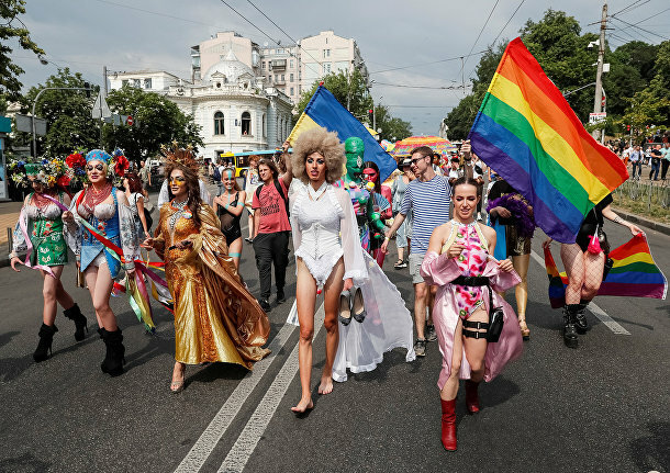 В Тбилиси новые волнения: парад так и не провели 