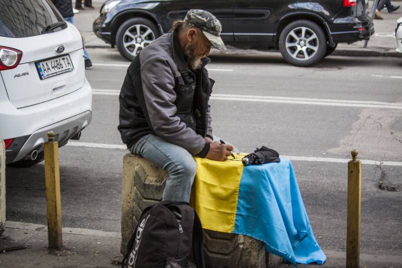 Записки Колорадского Таракана. В будущее — как в омут украина