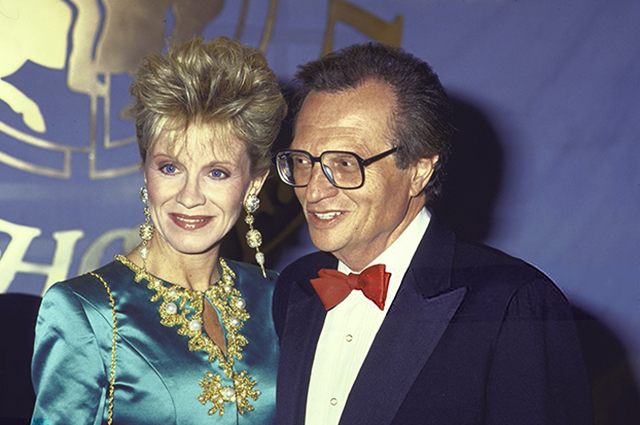 Ларри Кинг и его женщины: семь жен и две невесты знаменитого тележурналиста Звездные пары