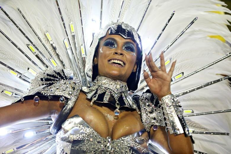 "Королева барабанов" (королева барабанов - один из ключевых образов на карнавале) Рафаэла Гомес из школы Sao Clemente бразилия, в мире, карнавал, события, фото, фотоотчет, фоторепортаж