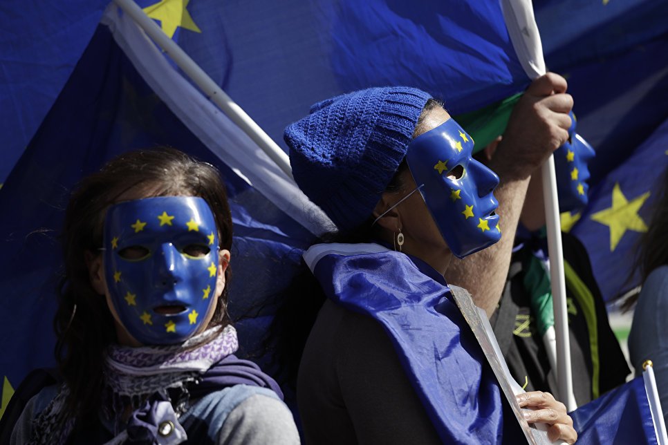 Брюссель нанес жесткий удар по нищей Прибалтике