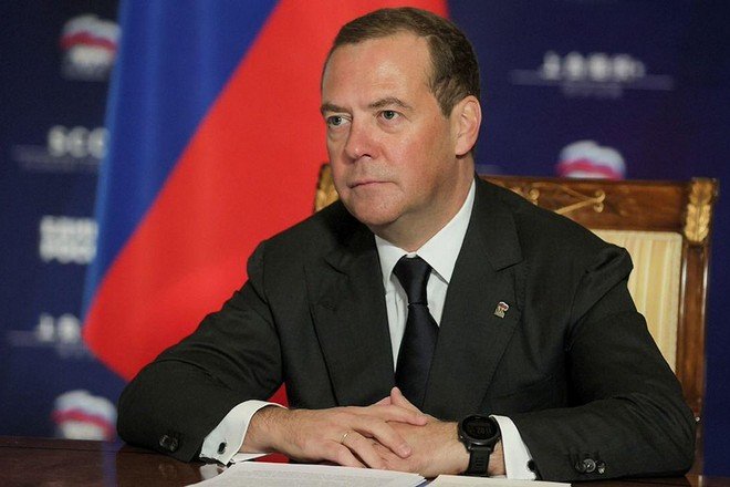 «Эти территории в принципе Украине не нужны»: Медведев о Донбассе