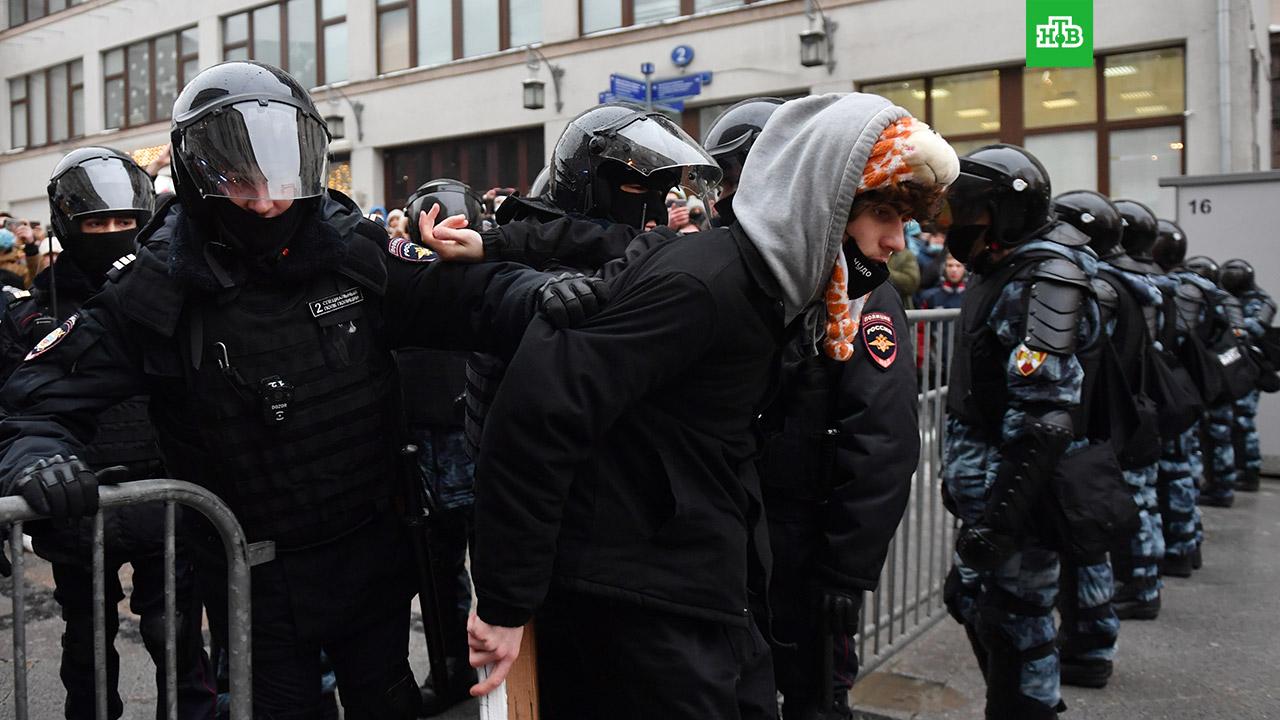 Омбудсмен сообщила о задержании более тысячи митингующих в Москве