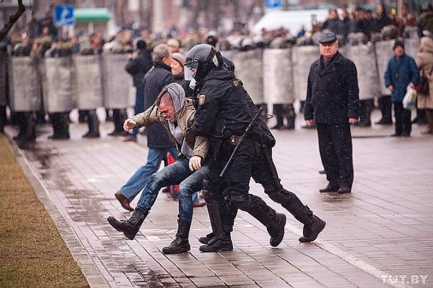 Лукашенко жестко пресёк митинги прозападной оппозиции (фото) 
