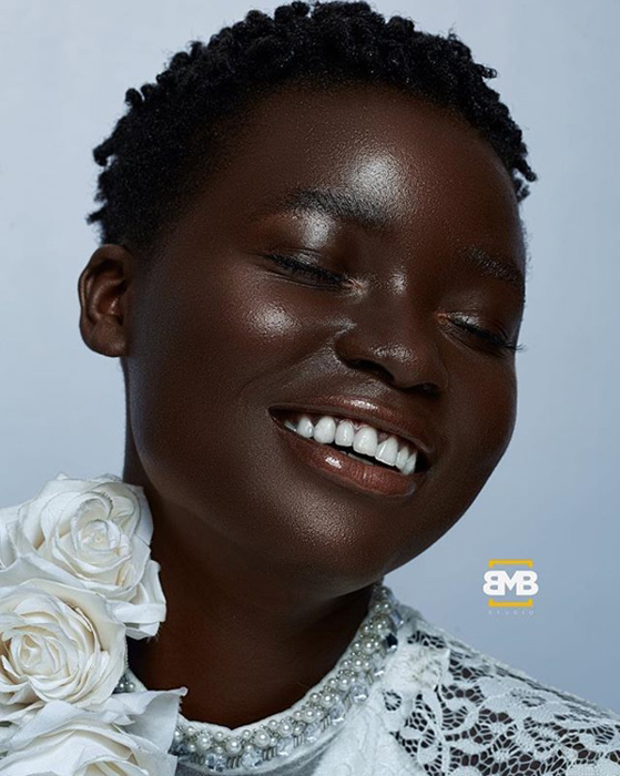 Расцветающий черный цветок. Instagram mofebamuyiwa.